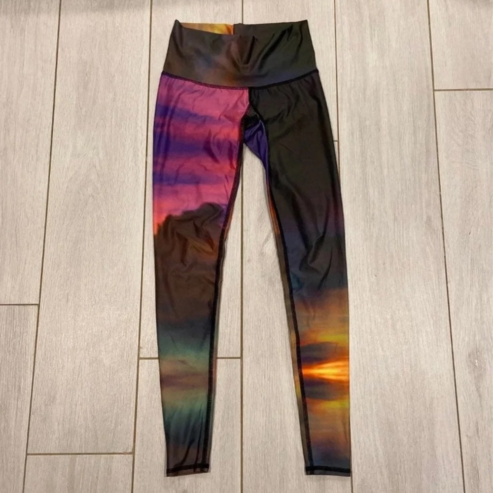 Teeki clouds hot pants
